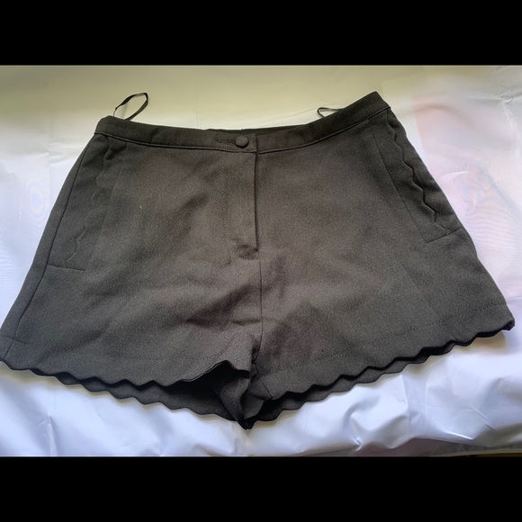 Forever 21 shorts - Picture 2 of 4